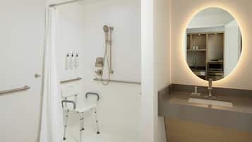 Studio, 2 Queen Beds | Bathroom