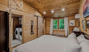 1 bedroom, desk, iron/ironing board, WiFi