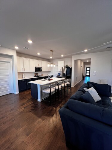 Stylish 4BR Home in Princeton. Large Yard,Pool,Workspace. Near Frisco & McKinney