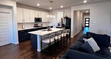 Stylish 4BR Home in Princeton. Large Yard,Pool,Workspace. Near Frisco & McKinney