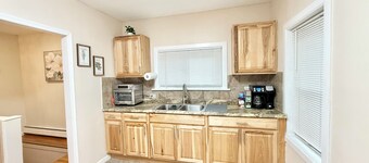 Charming Milford-Montague Riverway Cottage