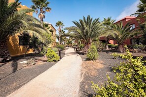 المنطقة المحيطة بالمنشأة