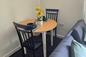 Dining - Chic Manchester Apartment Retreat (Manchester)