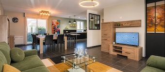 Maison Harmonie, 6 bedrooms, private parking.