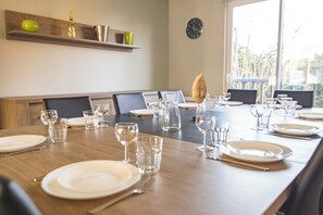 Dining - Santa Monica, detached house, 6 bedrooms, private parking. (Cormontreuil)