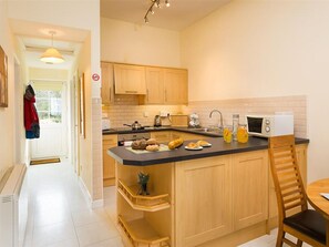 Private kitchen - 2 Riverside Cottage (Ambleside)