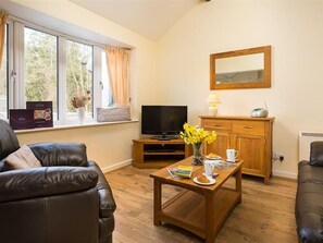 Living area - 2 Riverside Cottage (Ambleside)