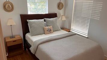 4 bedrooms, desk, iron/ironing board, WiFi