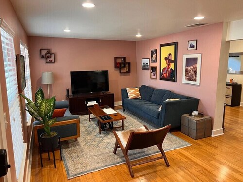 Retro Cowboy Villa in the Heart of Austin