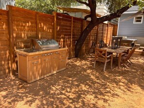 تناول الطعام بالخارج