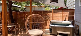 Retro Cowboy Villa in the Heart of Austin
