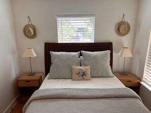 4 habitaciones, escritorio, tabla de planchar con plancha y wifi