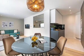 Dining - EXPERIENCE THE MAGIC OF PARIS , JUST STEPS FROM THE NOTRE-DAME - ÎLE DE LA CITÉ (Paris)