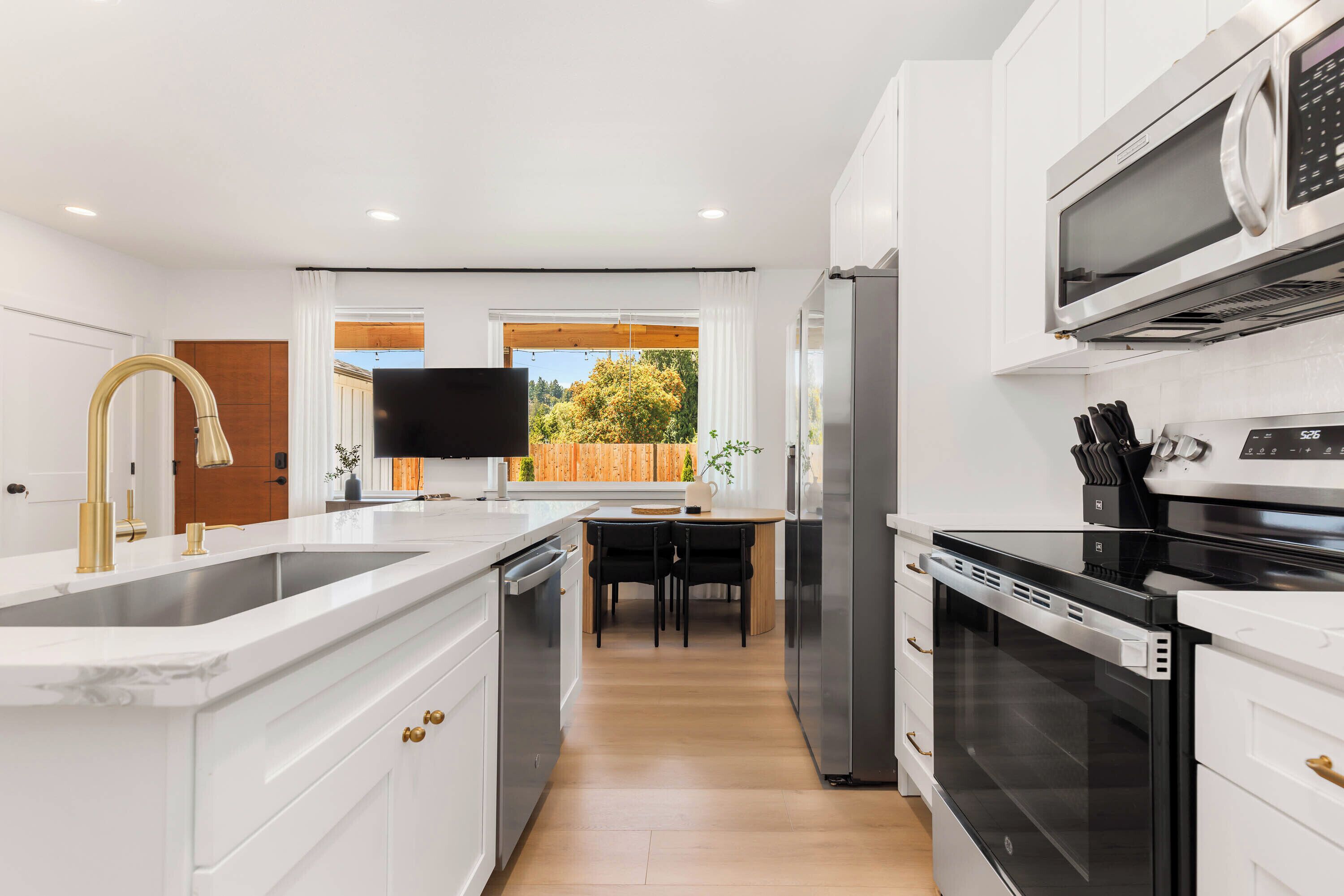 Microwave, oven, stovetop, dishwasher