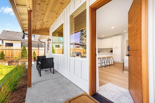 Peaceful 3-bedroom house charming Puyallup by the Foothills Trail and Farm 12