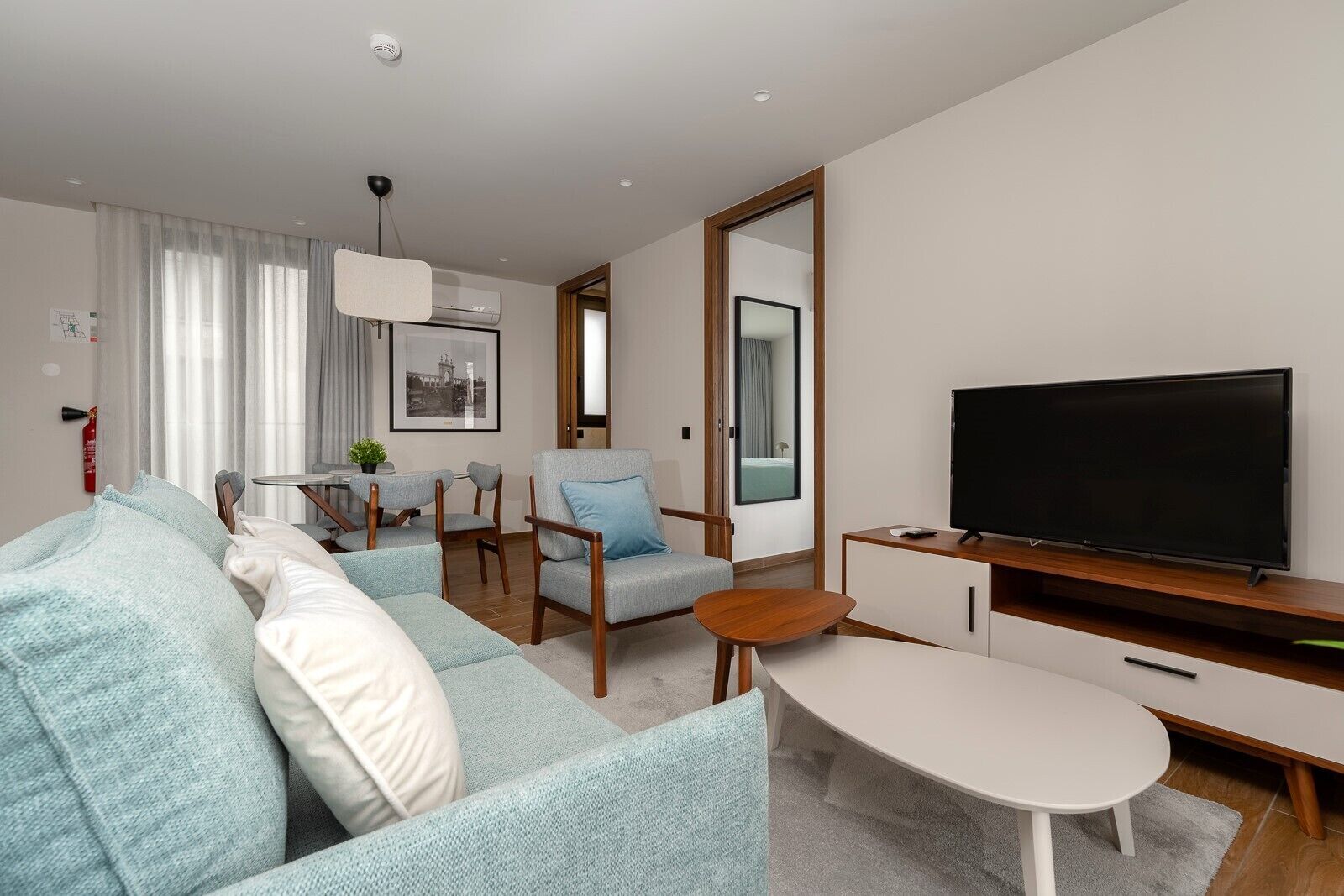 豪華公寓, 城市景觀 | 起居區 | 80-公分LED 液晶電視，提供有線頻道