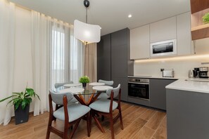 Full-size fridge, microwave, toaster, highchair - Miradouro do Vale (Fátima)