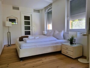 Luxury Apartment | Pillow-top beds, in-room safe, individually decorated
