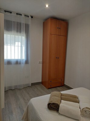 1 Schlafzimmer, Bügeleisen/Bügelbrett, Reisekinderbett, kostenloses WLAN