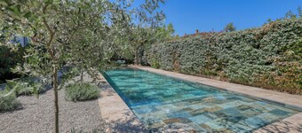 Spacious family villa six fours les plages with 6 rooms and pool