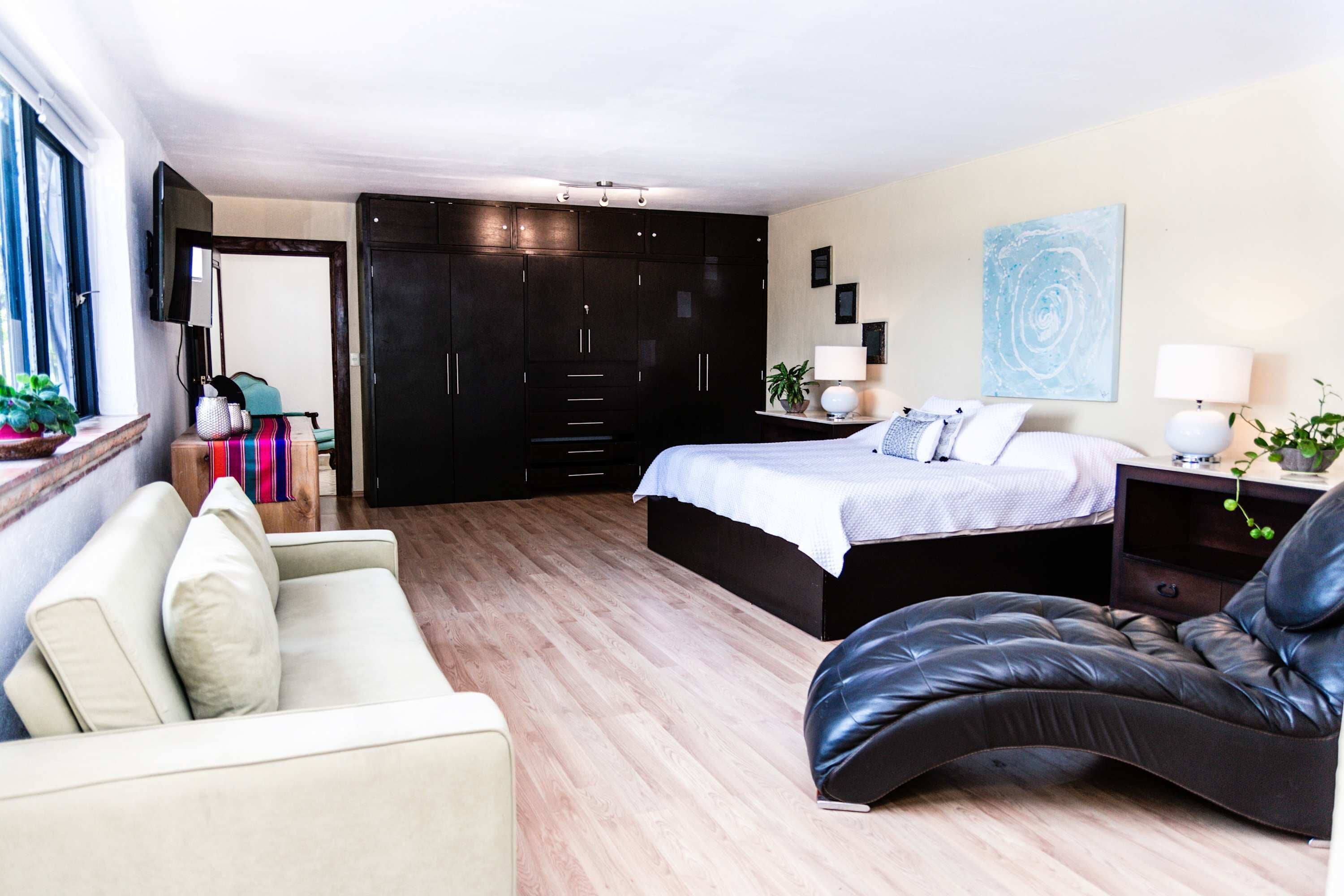 1 habitación, tabla de planchar con plancha, wifi y ropa de cama 