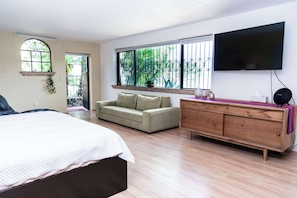 1 habitación, tabla de planchar con plancha, wifi y ropa de cama 