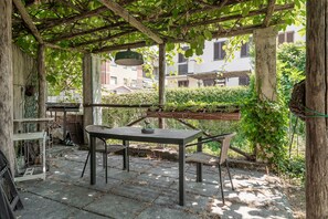 Outdoor dining - Casa Elena - Villa Camelia (Ponte a Moriano (Lucca))