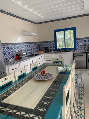 Microwave, stovetop, dishwasher