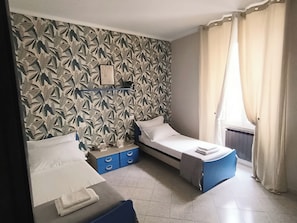Iron/ironing board, WiFi, bed sheets