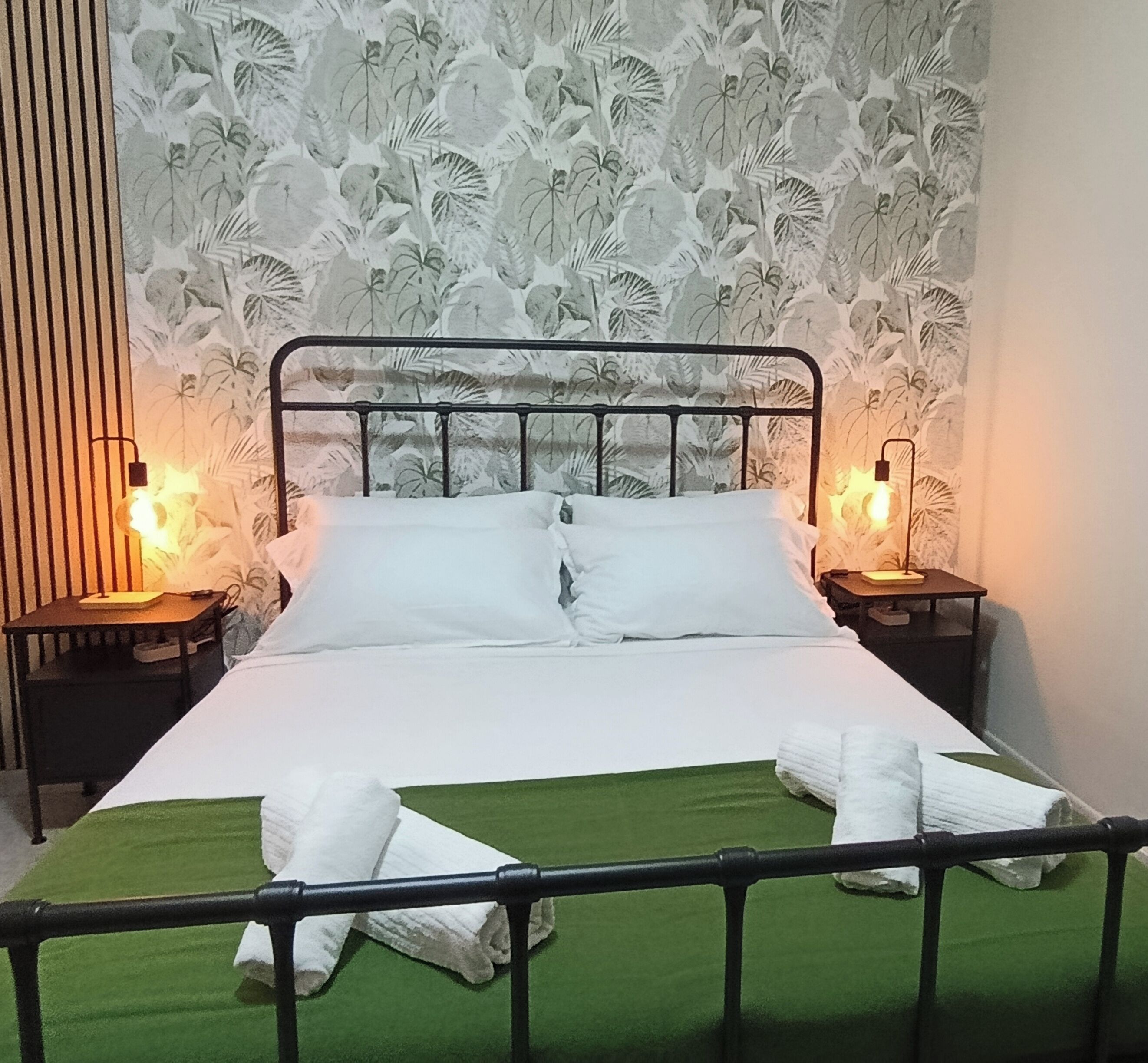 2 slaapkamers, een strijkplank/strijkijzer, wifi, beddengoed