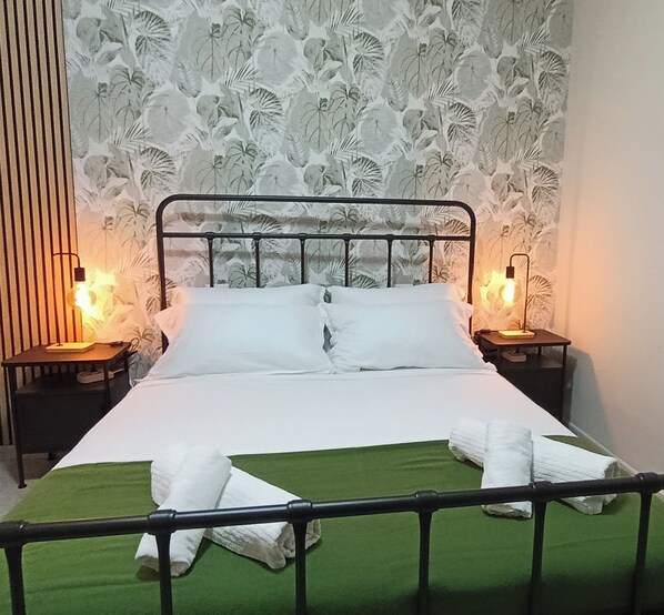 2 makuuhuonetta, silitysrauta/-lauta, Wi-Fi, vuodevaatteet