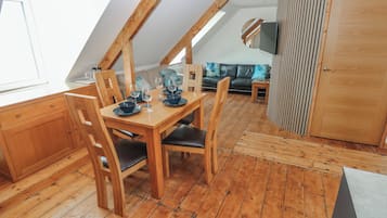 Cottage | Dining