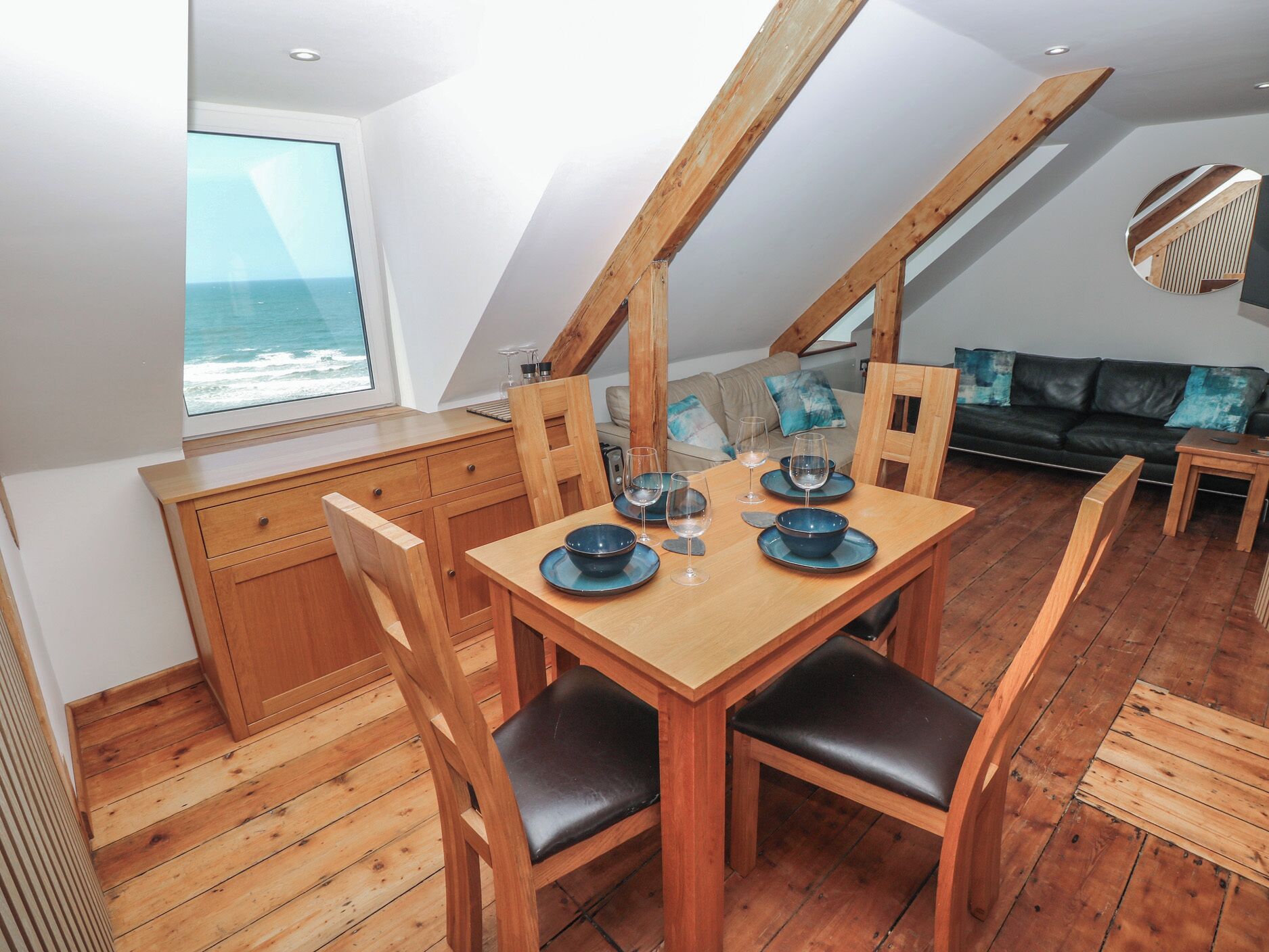 Cottage | Dining