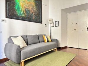TV - Boutique apartment at the Colosseum (Roma)
