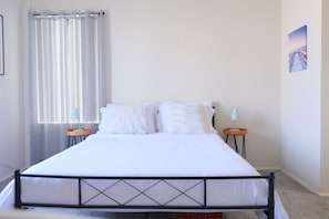 Iron/ironing board, WiFi, bed sheets
