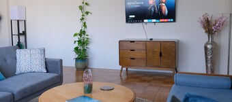 Spacious 2-bedroom in the miracle mile