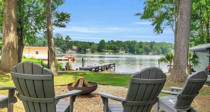 Lake Escape Paddle Cove w/ Hot Tub - 6 Bedrooms