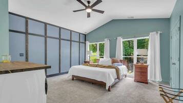 6 habitaciones, escritorio, tabla de planchar con plancha y wifi