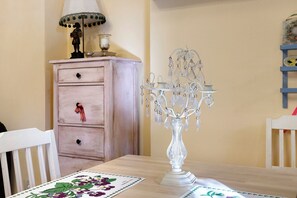 Dining - Apartment 'La Casina' with Private Terrace and Wi-Fi (Camaiore)