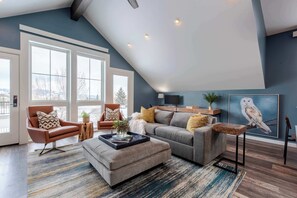 TV, fireplace, offices