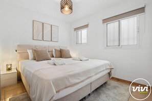 3 bedrooms, in-room safe, iron/ironing board, free WiFi