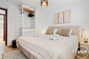 3 chambres, coffres-forts dans les chambres, fer et planche à repasser