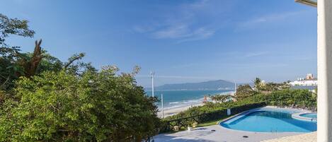 Basic Apartment | Pool