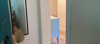 2-bedroom house in charming Thomasville w/ small, fenced area & covered parking.