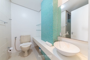 Bathroom - Beautiful Apart 5 min Jurere Open Shopping Emr302 (Florianópolis)