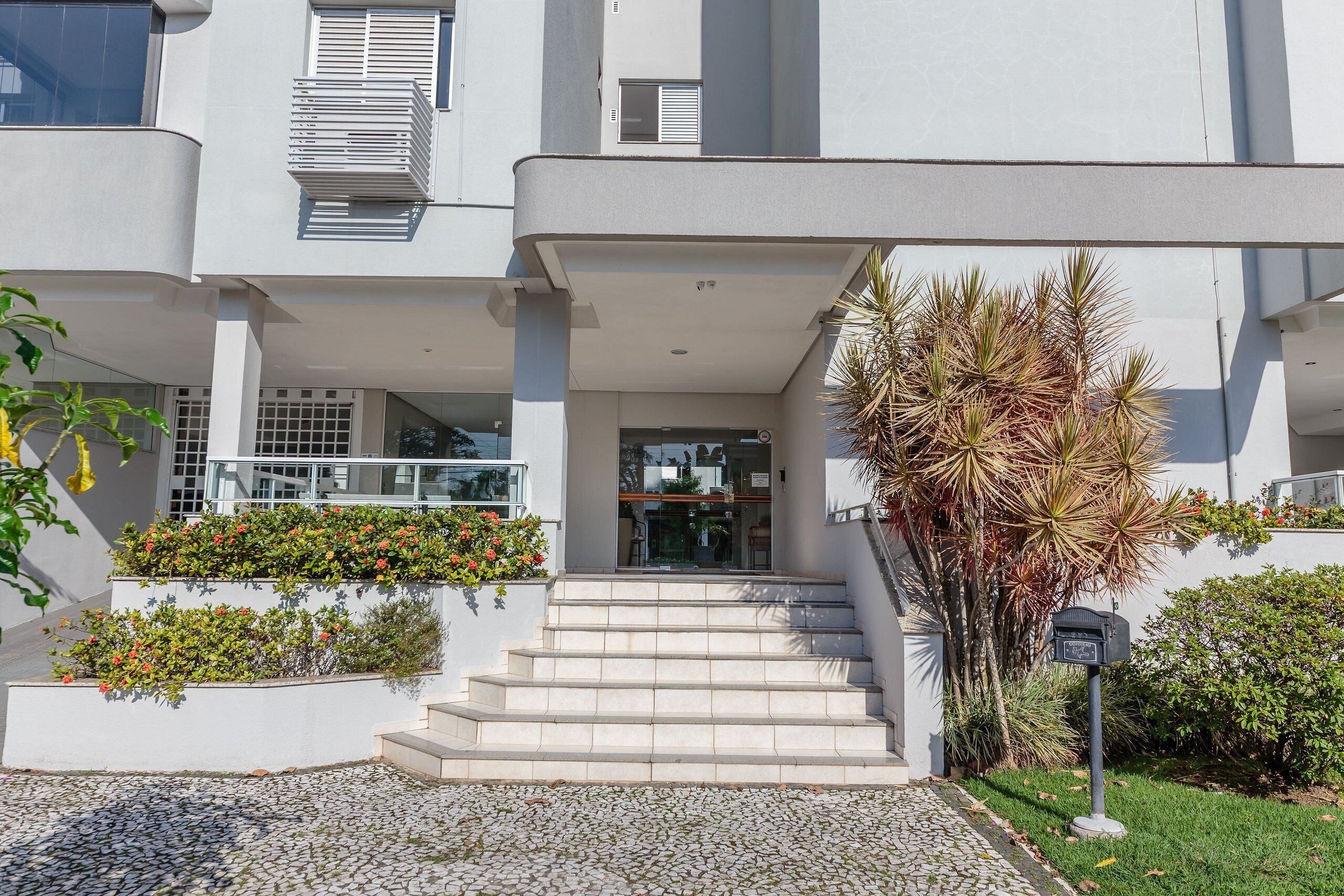 Perushuoneisto | Yksityiskohta ulkoa