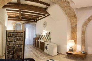 Interior - Dammuso Ghibli, in the heart of Ortigia on the Levante waterfront (Siracusa)