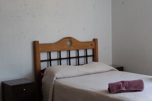 4 chambres, fer et planche à repasser, Wi-Fi, draps fournis