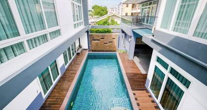 Luxury Pure Modern Pool Villa 5Bed Nr BTS|Central