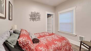 1 bedroom, iron/ironing board, WiFi, bed sheets